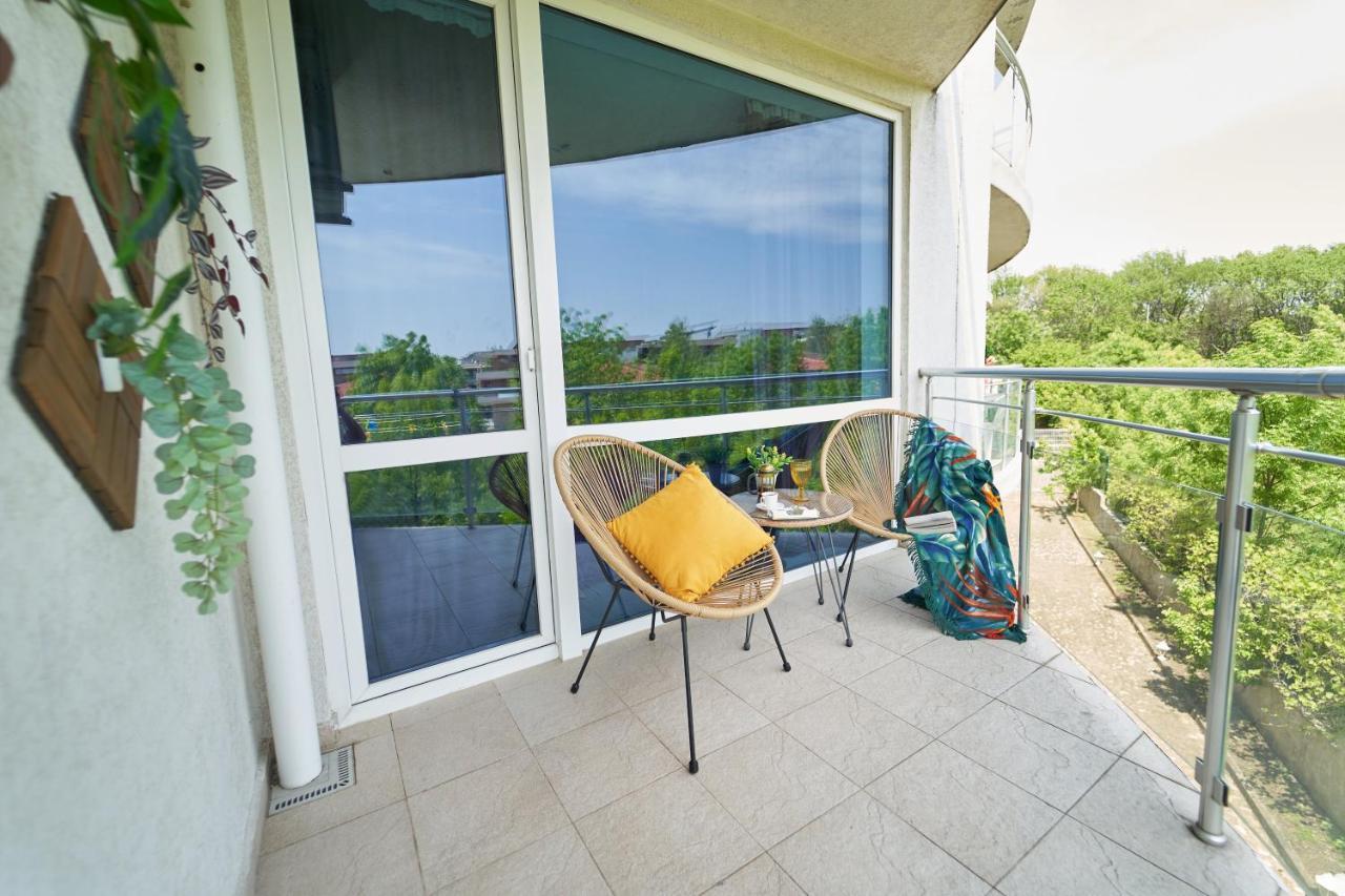 Design Studio In Atlantis Resort&Spa, Burgas Airport Exteriör bild