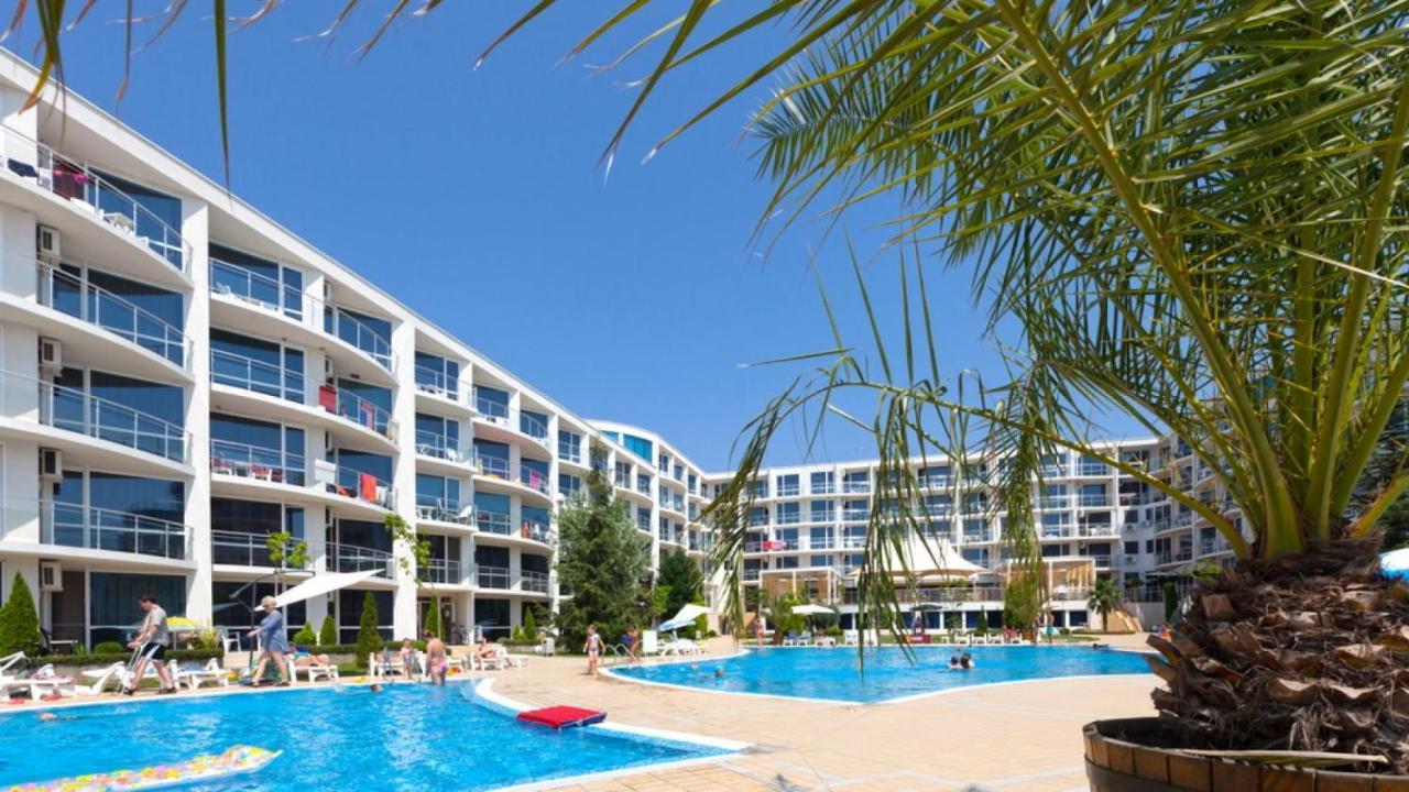 Design Studio In Atlantis Resort&Spa, Burgas Airport Exteriör bild