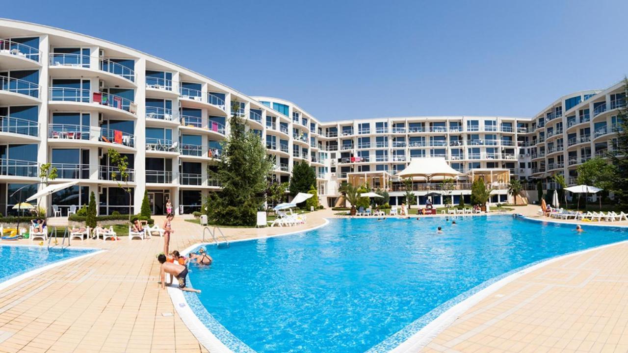 Design Studio In Atlantis Resort&Spa, Burgas Airport Exteriör bild